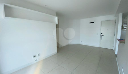 Apartamento à venda com 2 quartos, sendo 1 suíte,  em Recreio dos Bandeirantes, Rio de Janeiro, RJ