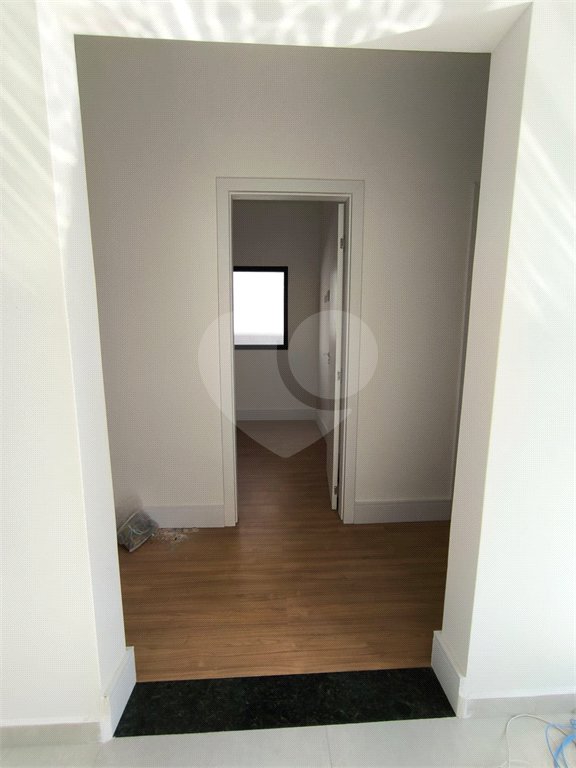 Casa à venda com 3 quartos, sendo 1 suíte, no condomínio Villagio Brasil, Atibaia - SP