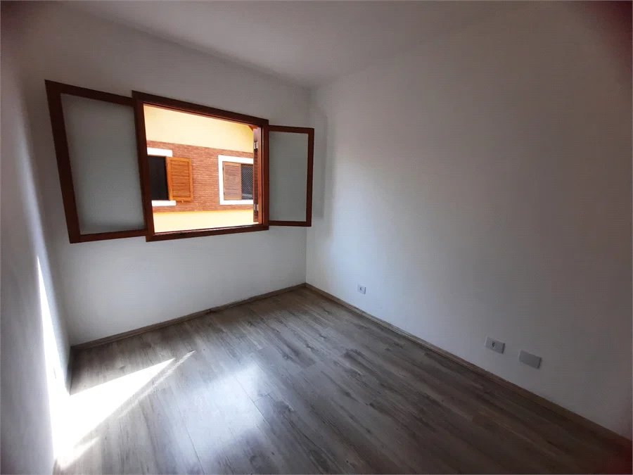 Casa para alugar com 3 quartos, sendo 1 suíte, no condomínio Residencial Sol Francisco, São Paulo - SP