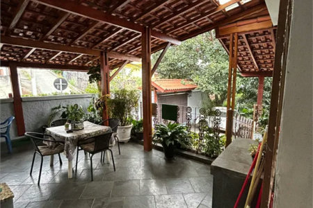 Casa à venda com 3 quartos em Parque Sonia, São Paulo, SP