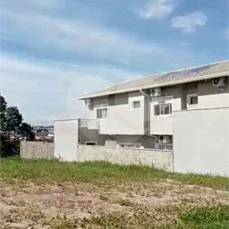 Terreno à venda com 1 suíte no condomínio Bosque dos Cambarás, Valinhos - SP