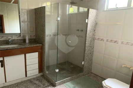Casa à venda com 4 quartos, sendo 3 suítes, no condomínio Mirante da Barra, Rio de Janeiro - RJ