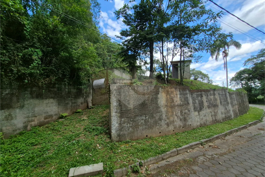 Casa à venda no condomínio Jardim da Montanha I, Mairiporã - SP