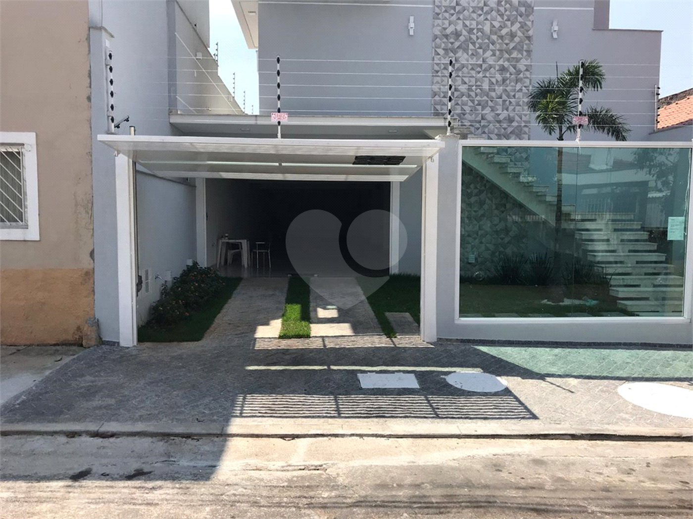 Casa à venda com 3 quartos, sendo 1 suíte, no condomínio Parque Vitória, São Paulo - SP