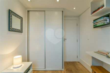 Apartamento à venda com 4 quartos, sendo 2 suítes, em Panamby, São Paulo, SP