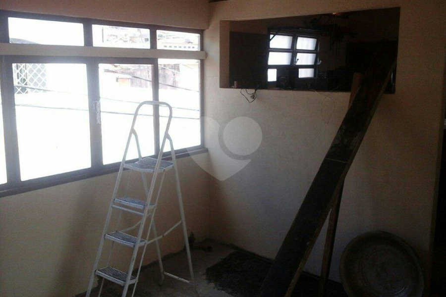 Casa de Vila à venda com 4 quartos, sendo 1 suíte, no condomínio Travessa Isadora,4, São Paulo - SP