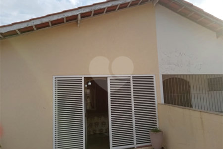 Casa à venda com 3 quartos, sendo 2 suítes, em Vila Flávio, Mogi das Cruzes, SP