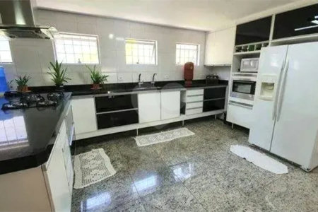 Chácara à venda com 3 quartos, sendo 2 suítes, em Santa Cândida, Vinhedo, SP