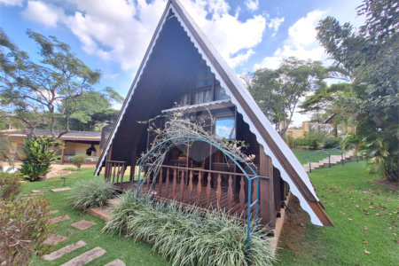 Casa à venda com 3 suítes no condomínio Chácaras do Lago, Vinhedo - SP