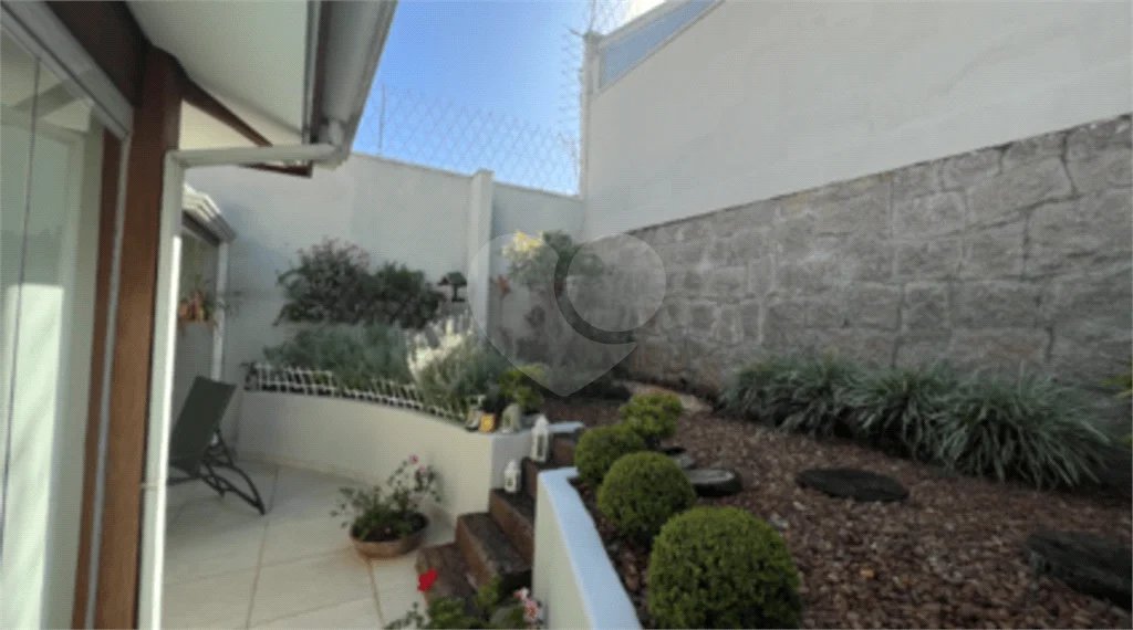 Casa à venda com 5 quartos, sendo 2 suítes, no condomínio Chacara das Palmeiras, Jundiaí - SP