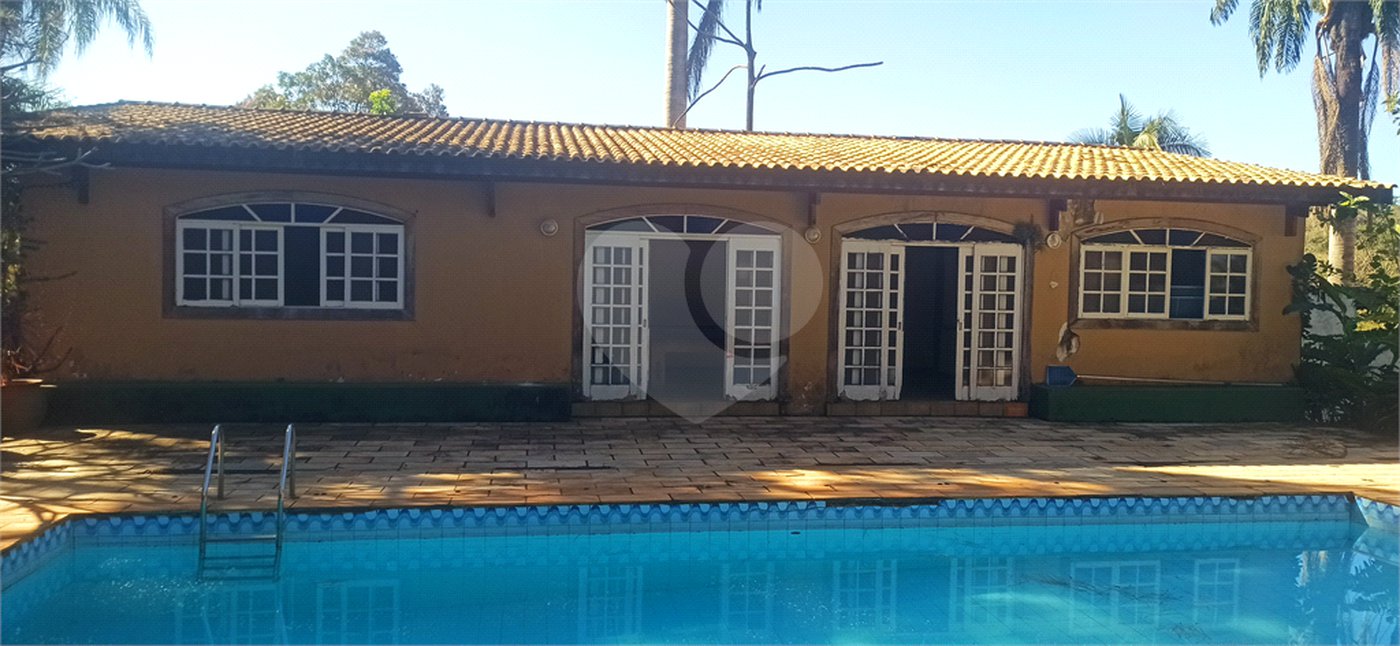 Chácara à venda com 5 quartos, sendo 3 suítes, em Parque Residencial Atibaia, Atibaia, SP