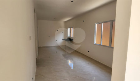 Casa à venda com 2 suítes no condomínio Vilagio, Atibaia - SP