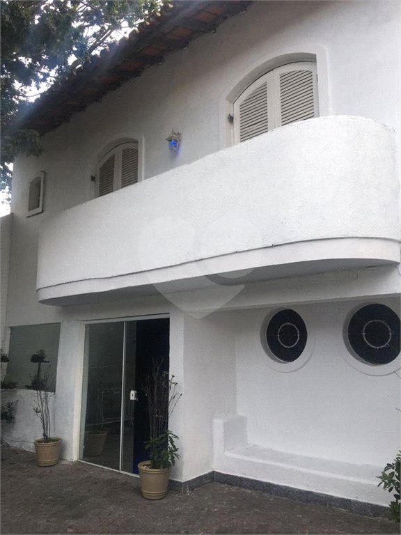 Casa Térrea à venda com 4 quartos, sendo 1 suíte,  em Horto, São Paulo, SP