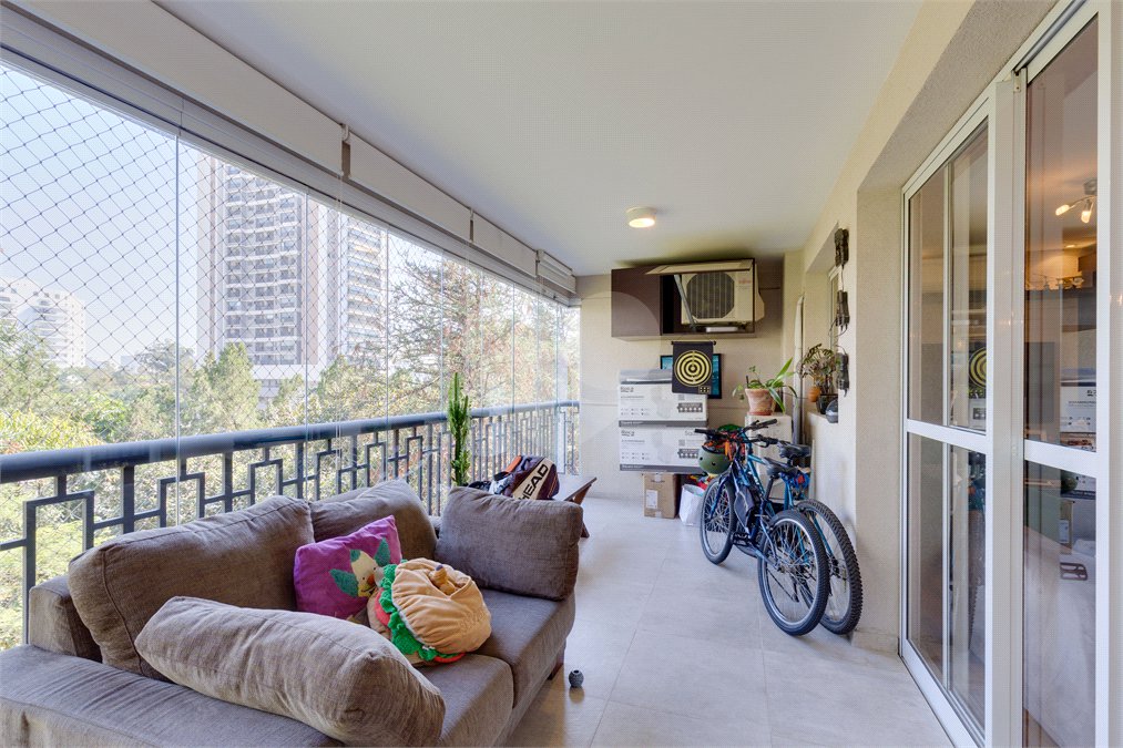 Apartamento para alugar com 3 quartos, sendo 1 suíte, em Alto da Boa Vista, São Paulo, SP