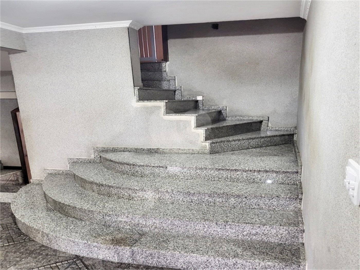 Casa à venda com 4 quartos, sendo 2 suítes, em Vila Maria Alta, São Paulo, SP