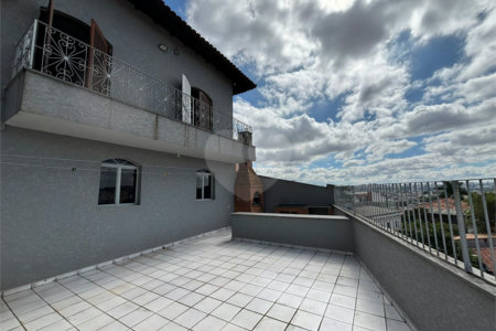 Casa à venda com 3 quartos, sendo 1 suíte,  em Vila Nivi, São Paulo, SP