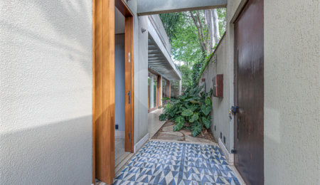 Casa à venda com 4 quartos, sendo 3 suítes,  em Vila Nova Conceição, São Paulo, SP