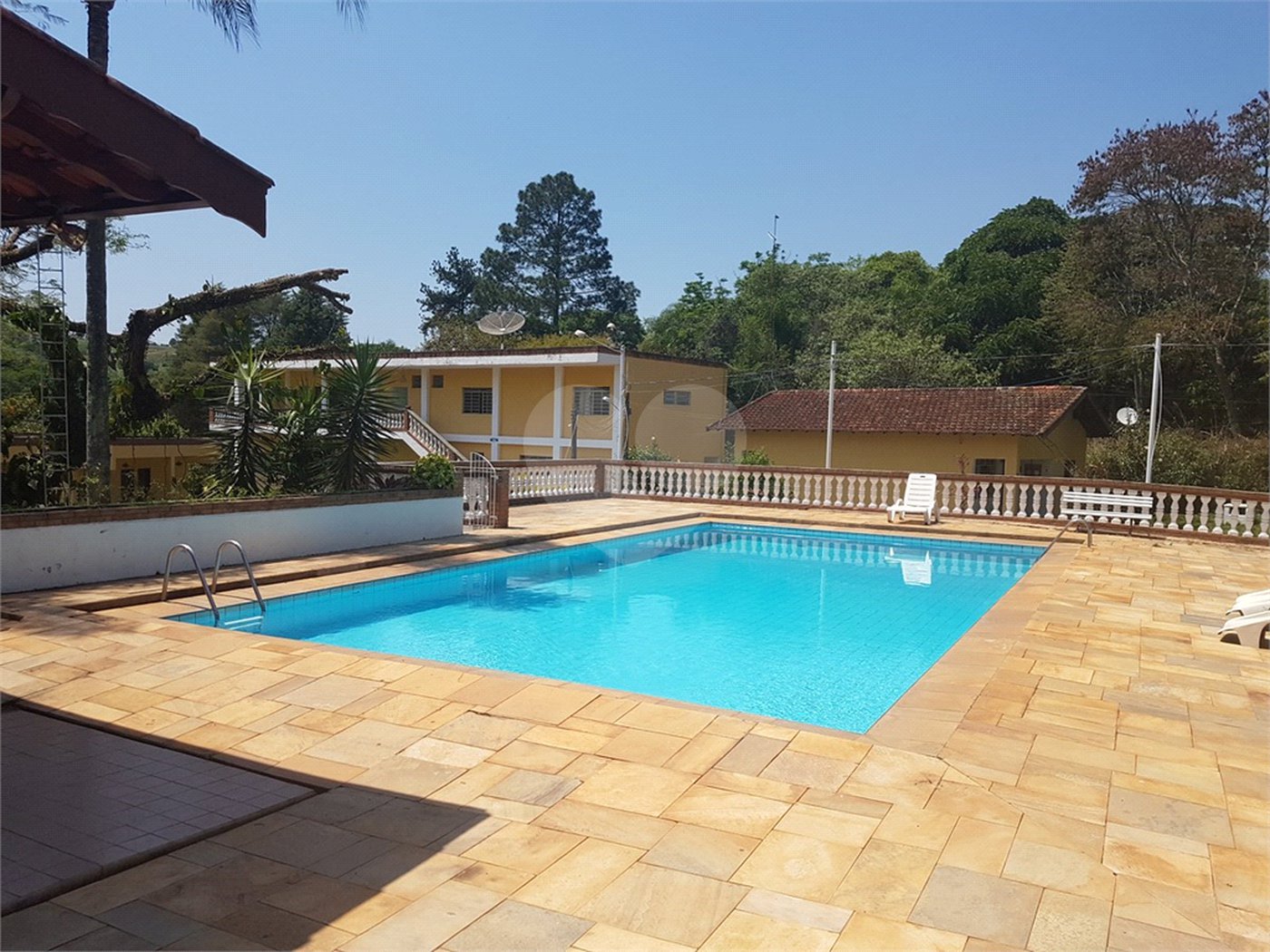 Hotel à venda com 14 quartos, sendo 13 suítes, em Rainha, Louveira, SP