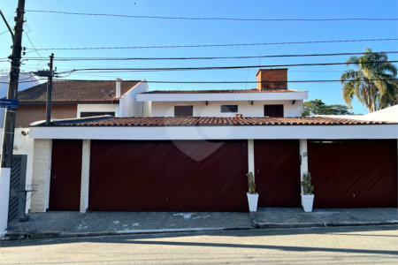 Casa à venda com 4 quartos, sendo 3 suítes, em Chácara Monte Alegre, São Paulo, SP