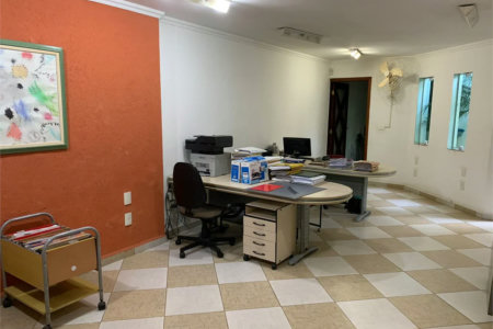Casa à venda com 3 quartos, sendo 1 suíte, em Vila Romana, São Paulo, SP