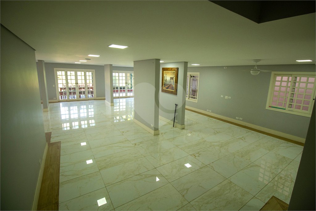 Villagio à venda ou para alugar com 4 suítes em Chácara Santa Lúcia dos Ypes, Carapicuíba, SP