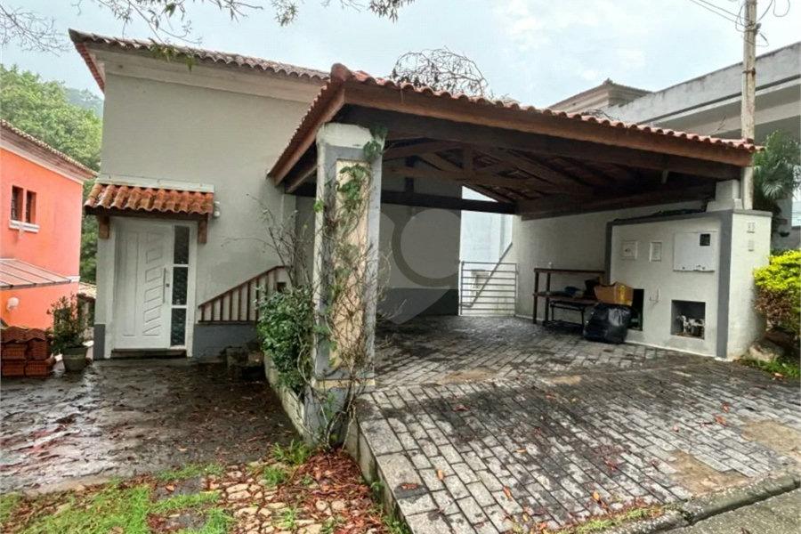 Sobrado à venda com 3 quartos, sendo 1 suíte, em Horto, São Paulo, SP