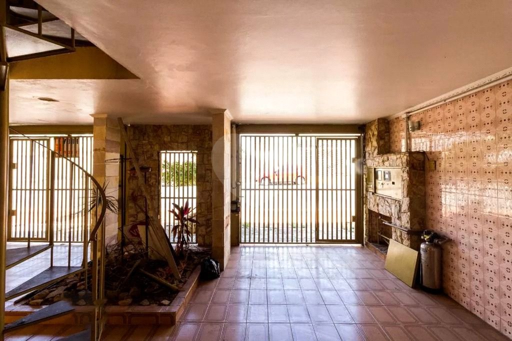 Sobrado à venda com 3 quartos em Vila Carrão, São Paulo, SP
