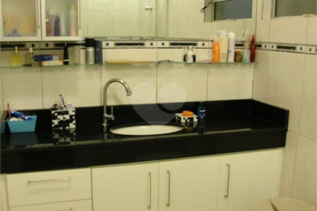 Casa à venda com 3 quartos, sendo 1 suíte, no condomínio Village Jardim Versailles, Jundiaí - SP