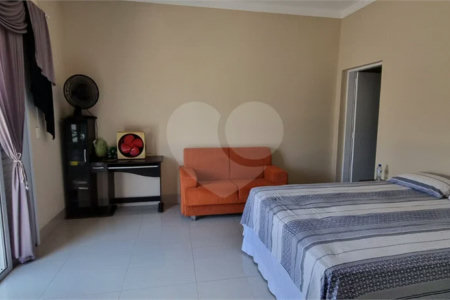 Casa à venda com 3 quartos, sendo 1 suíte, no condomínio Chácaras do Lago, Vinhedo - SP