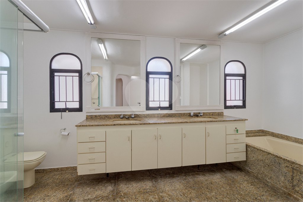 Apartamento à venda ou para alugar com 4 suítes em Alto da Boa Vista, São Paulo, SP