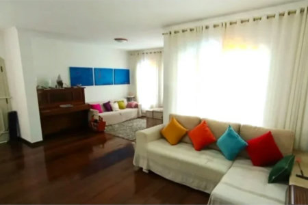 Casa à venda com 3 quartos, sendo 1 suíte, em Jardim Ester Yolanda, São Paulo, SP