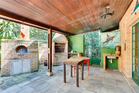 Casa à venda com 4 quartos, sendo 1 suíte,  em Jardim Marajoara, São Paulo, SP