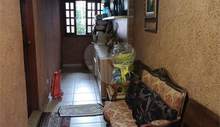 Sobrado à venda com 4 quartos, sendo 1 suíte,  em Tremembé, São Paulo, SP