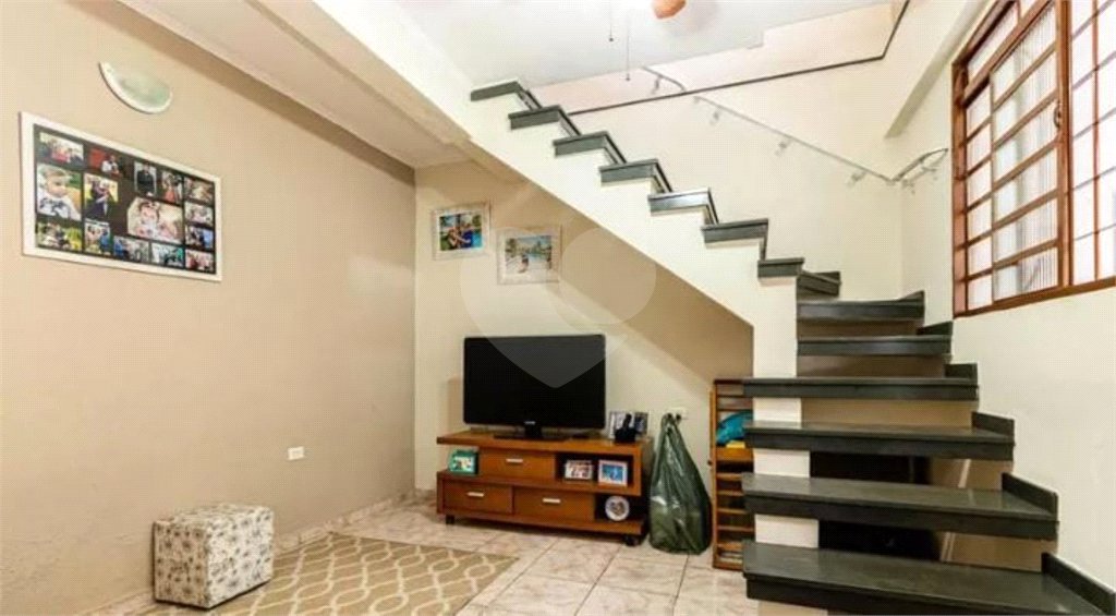 Sobrado à venda com 4 quartos, sendo 1 suíte,  em Vila Dalila, São Paulo, SP