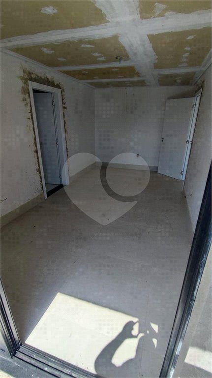 Casa à venda com 3 quartos, sendo 1 suíte,  no condomínio Terras de São Fernando, Cotia - SP