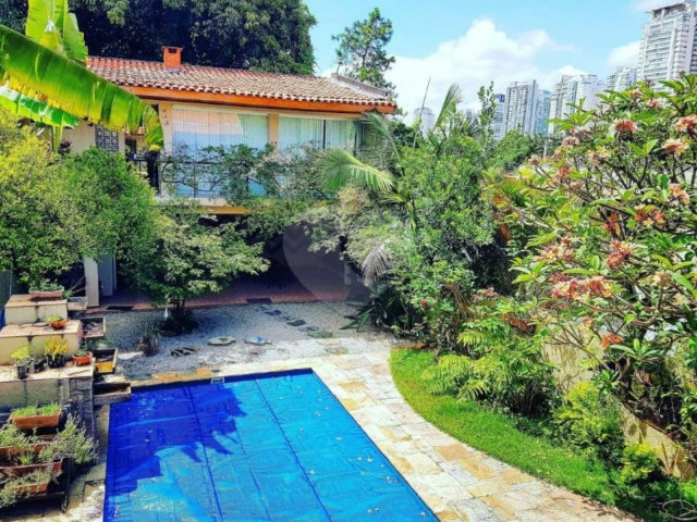 Sobrado à venda com 4 quartos, sendo 2 suítes,  em Brooklin Velho, São Paulo, SP