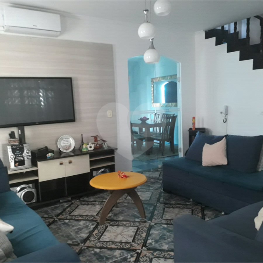 Casa à venda com 4 quartos, sendo 2 suítes, em Jardim Rosina, São Paulo, SP