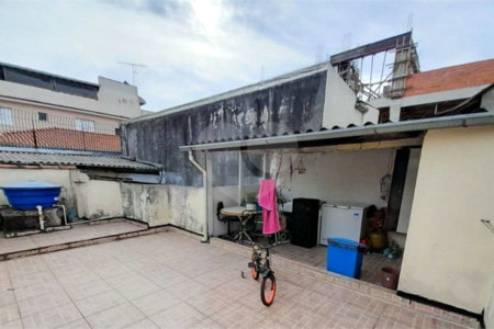 Sobrado à venda com 4 quartos em Vila Firmiano Pinto, São Paulo, SP