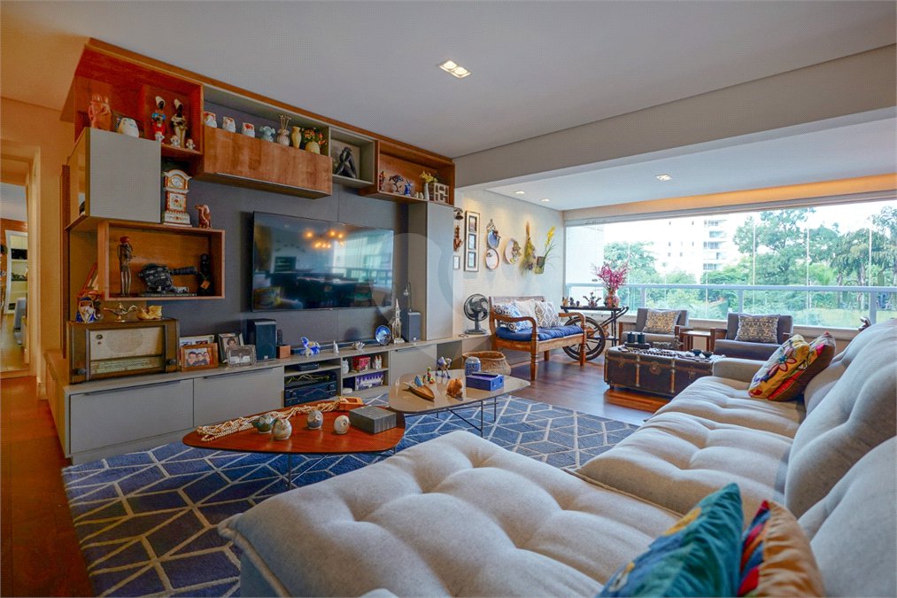 Apartamento à venda com 4 quartos, sendo 2 suítes, em Santo Amaro, São Paulo, SP