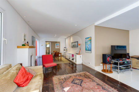 Casa de Vila à venda com 4 quartos, sendo 3 suítes, em Chácara Santo Antônio, São Paulo, SP