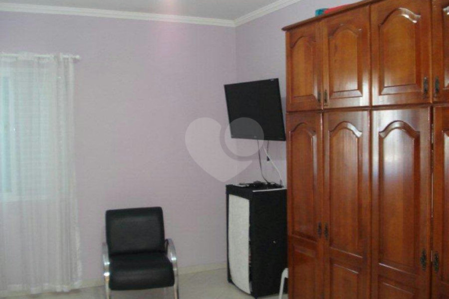 Sobrado à venda com 5 quartos, sendo 1 suíte, em Interlagos, São Paulo, SP