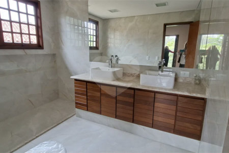 Casa à venda com 4 quartos, sendo 2 suítes,  em Jardim Marajoara, São Paulo, SP