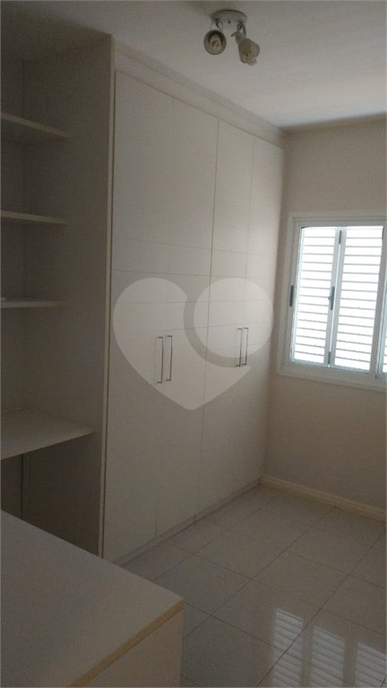 Casa à venda com 4 quartos, sendo 2 suítes, no condomínio Vila D'amalfi, Sorocaba - SP