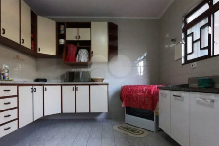 Casa à venda com 3 suítes em Jardim Namba, São Paulo, SP