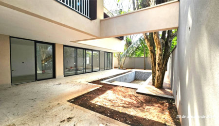 Casa à venda com 4 suítes no condomínio Garda, São Paulo - SP