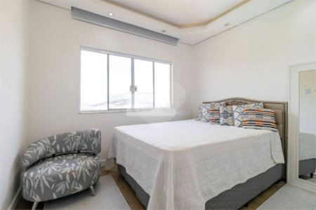 Casa à venda com 3 quartos, sendo 1 suíte, no condomínio Vale do Sol, Bom Jesus dos Perdões - SP