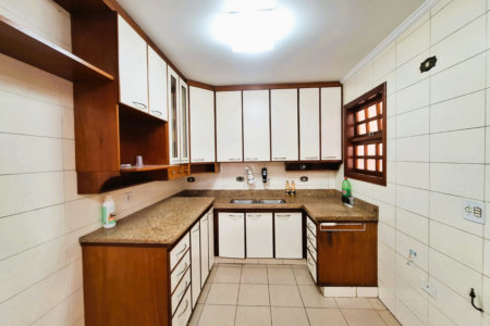 Casa à venda com 4 suítes, sendo 1 suíte externa, no Jardim Bonfiglioli, São Paulo - SP