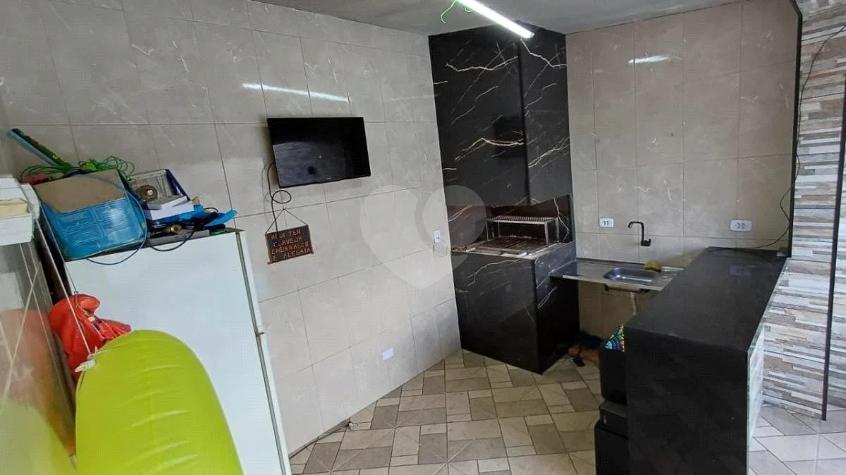Casa de 2 quartos em Rua Orange, Vila Luzita, Santo André - Venda!