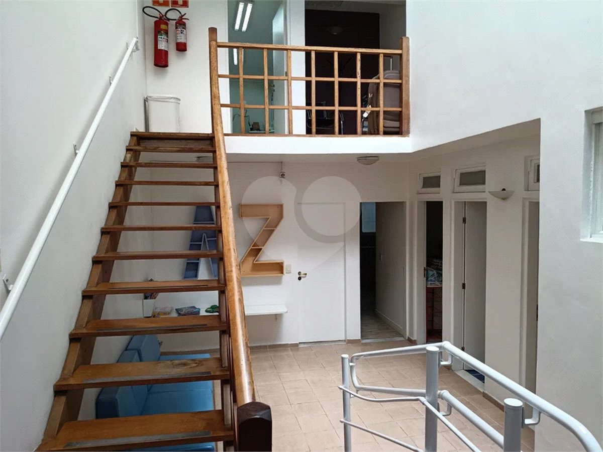 Casa comercial com 7 salas, 2 vagas no Paraiso