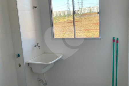 Apartamento com 02 Dormitórios á venda, em Araraquara-SP.